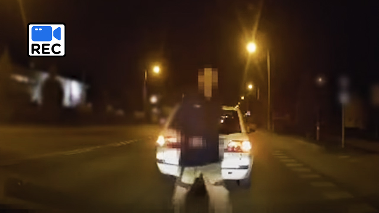 Tanulóvezető előtt büntetőfékezett. Kétszer!