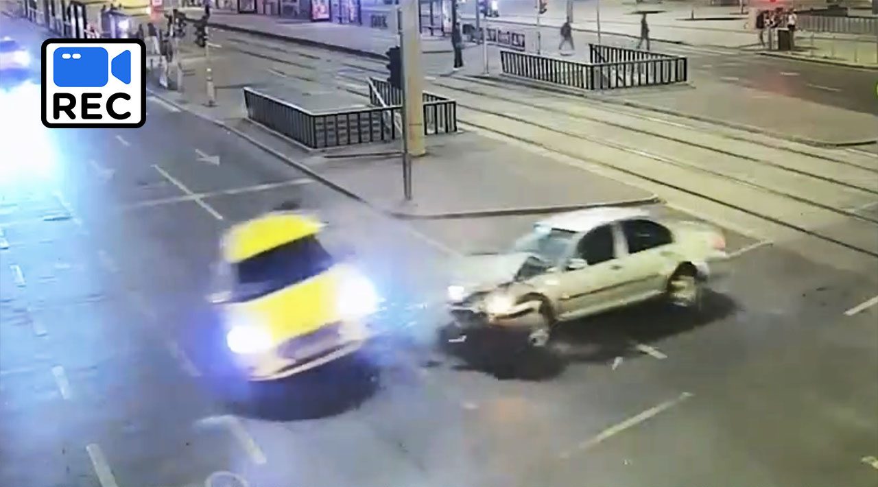 Menekülés a rendőrök elől, taxi karambol, sérültek – így végződött a belvárosi hajsza