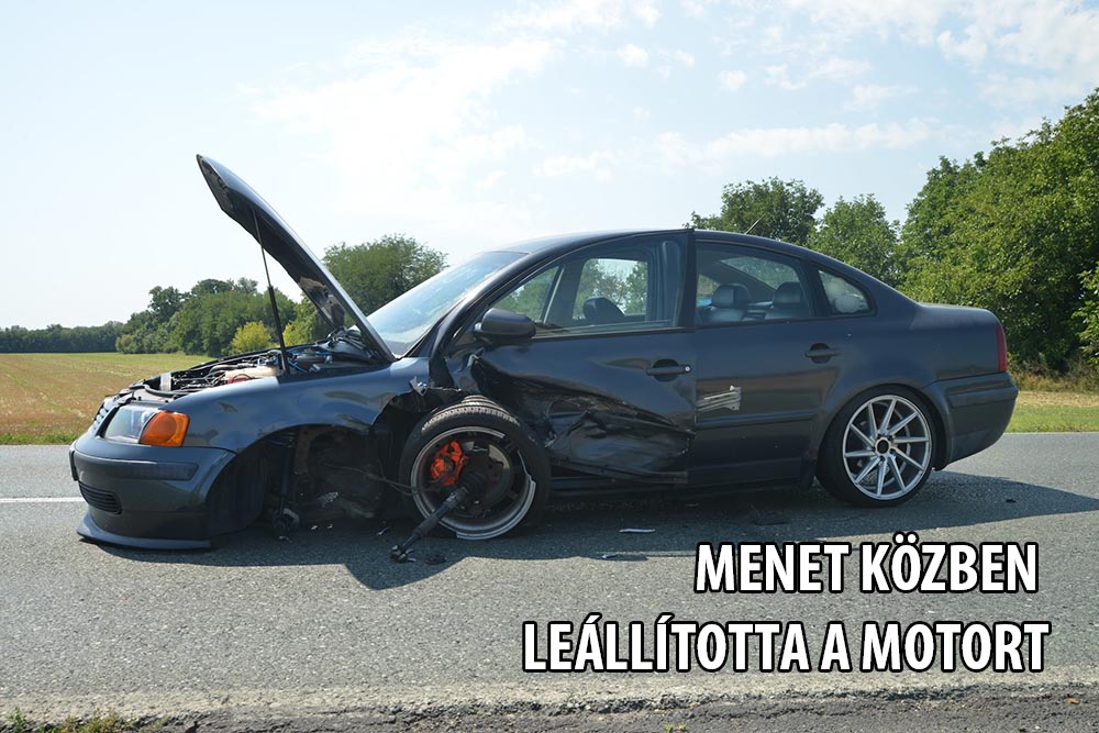 Menet közben állította le az autó motorját – bekapcsolt a kormányzár