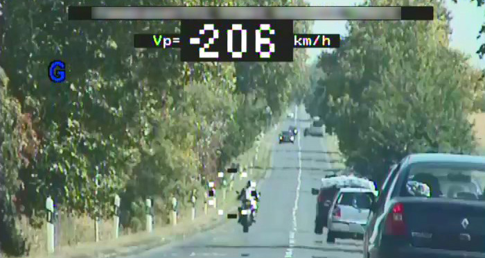 206-tal száguldott egy motoros az 57-esen – ennyire büntették