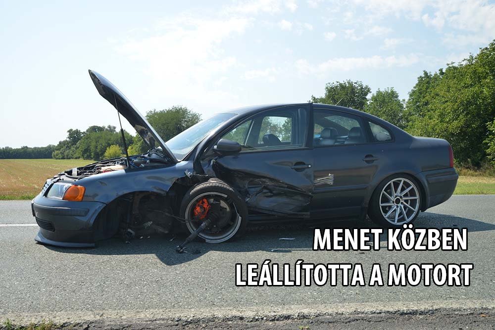 Menet közben állította le az autó motorját – bekapcsolt a kormányzár