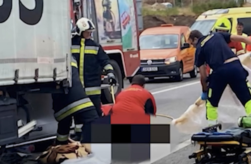 „3 gyermek és 3 felnőtt, akikért még küzd a mentőszolgálat! Senki nem használt biztonsági övet!” – Drámai videó a BRFK-tól