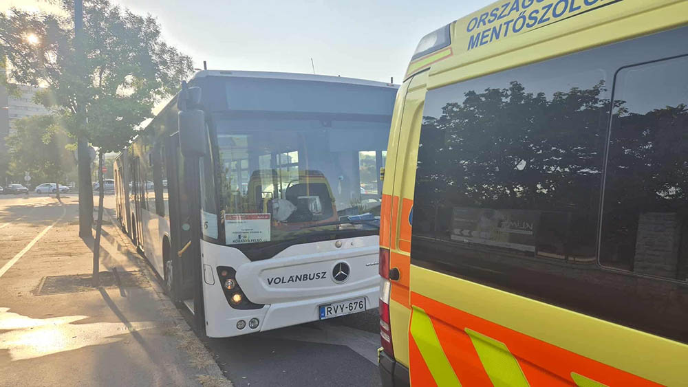 Buszsofőrt fújt le paprikaspray-jel egy taxis Budapesten