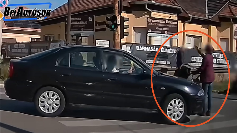 Babakocsis nőt gázolt el majdnem a figyelmetlen sofőr Csepelen