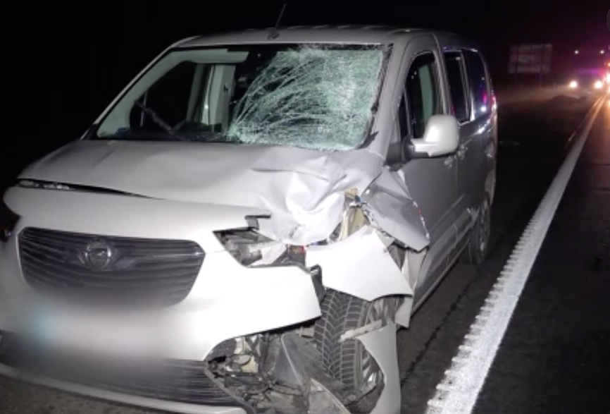 Halálra gázoltak egy 23 éves férfit az M5-ösön. Sötét ruhában sétált