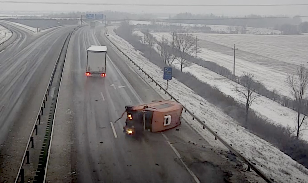 Megdöbbentő jelenet került nyilvánosságra: segítségnyújtás elmulasztása az M1-esen