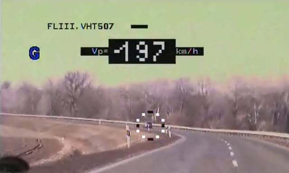 Még a rendőrök is meglepődtek: 197 km/h-val hajtott Esztergomnál